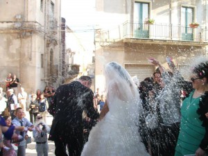 sposi uscita chiesa